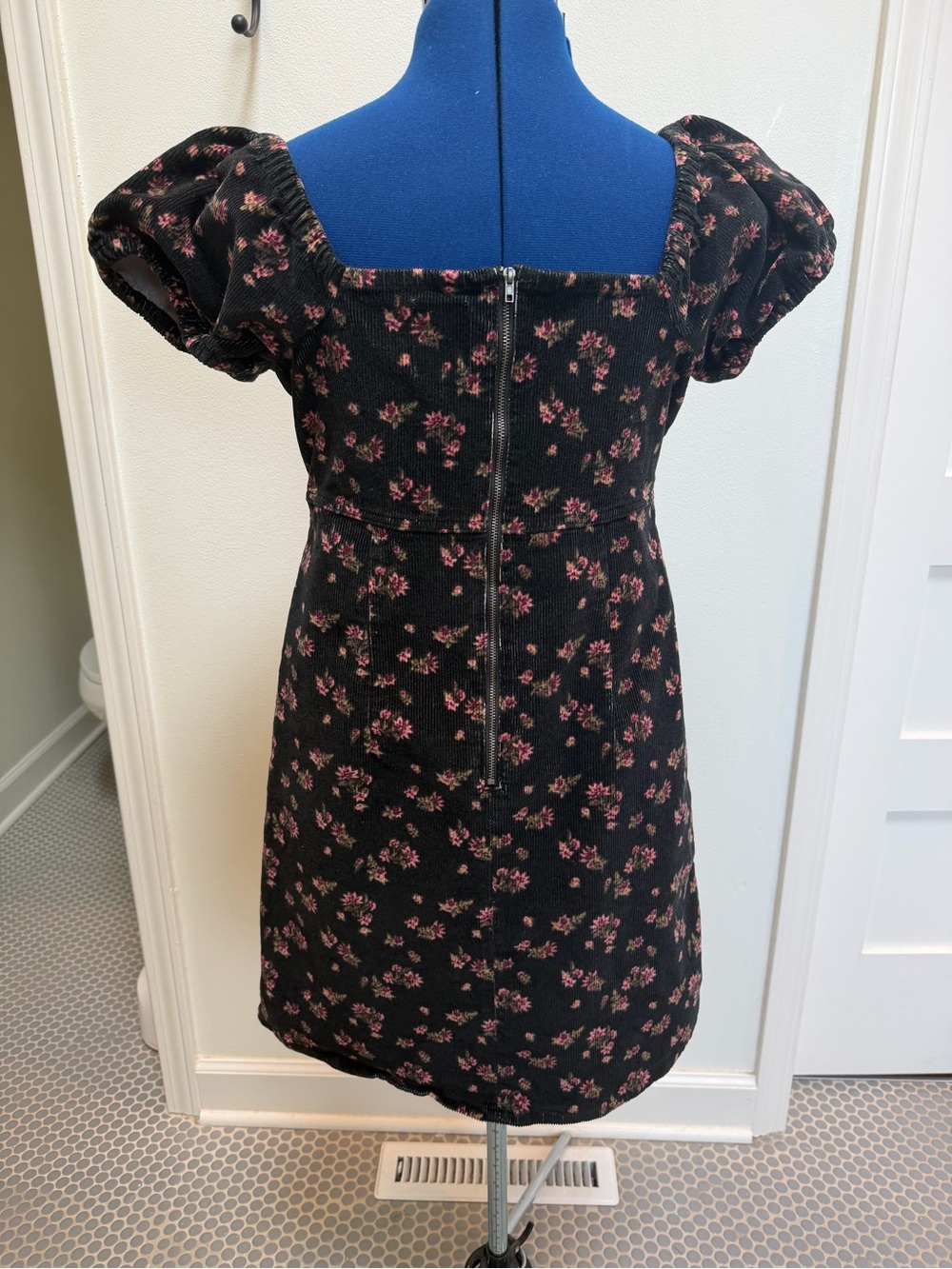 Corduroy 90’s Inspired Dress - Picture 4 of 8